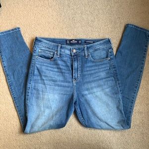 Hollister high-rise super skinny jeans 7s